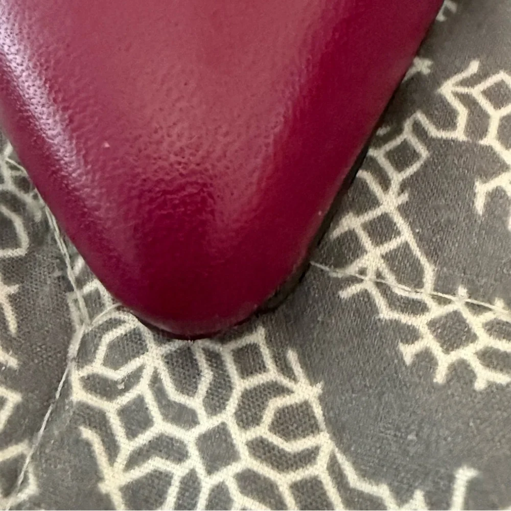 Joes NWOB Burgundy Heels Sz 9